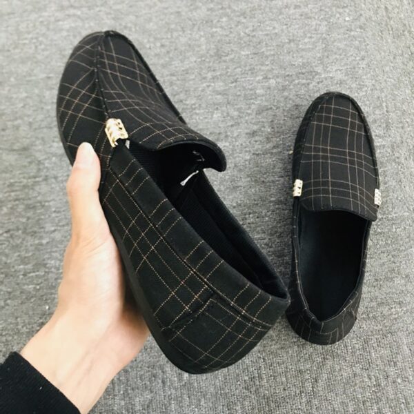 2019 Noua moda pantofi pentru bărbați de primăvară Canvas Bărbați pantofi pantofi confortabili din piele pentru bărbați Pisici decorațiuni metalice pantofi de conducere - imagine 2